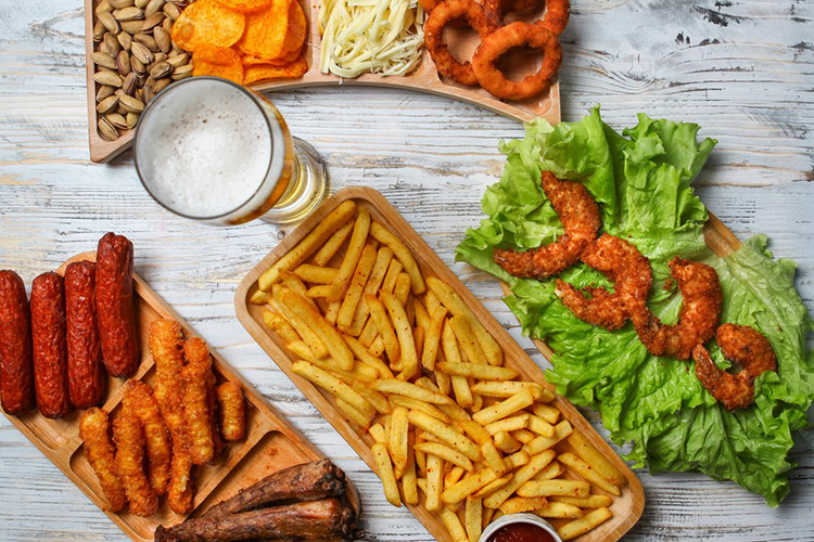 مصرف بیش از حد چربی‌ها و فیبرها می‌تواند جذب منیزیم را کمرنگ‌تر کند.